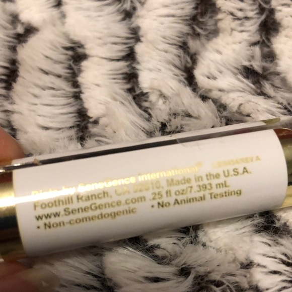 Lipsense Ooops Remover - Picture 2 of 5